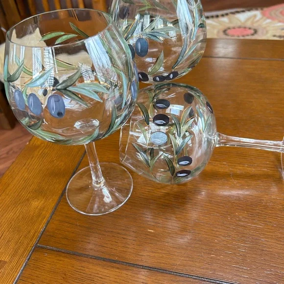 Hand-Painted Olive Wine Glasses - Picture 7 of 7